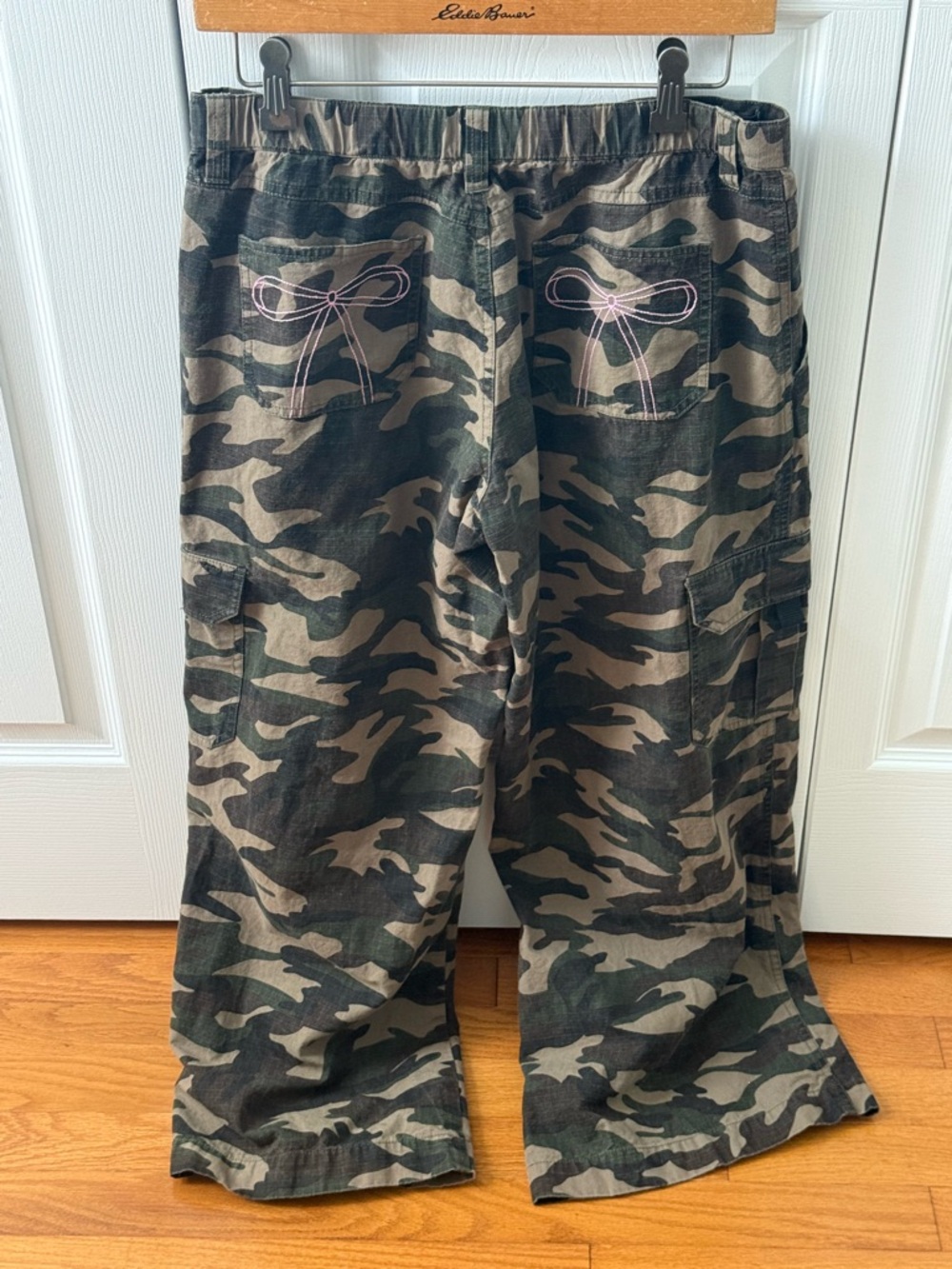 Sandy Liang Sorano Bow Embroidered Wide Leg Cargo Pants in Camo - Picture 4 of 6
